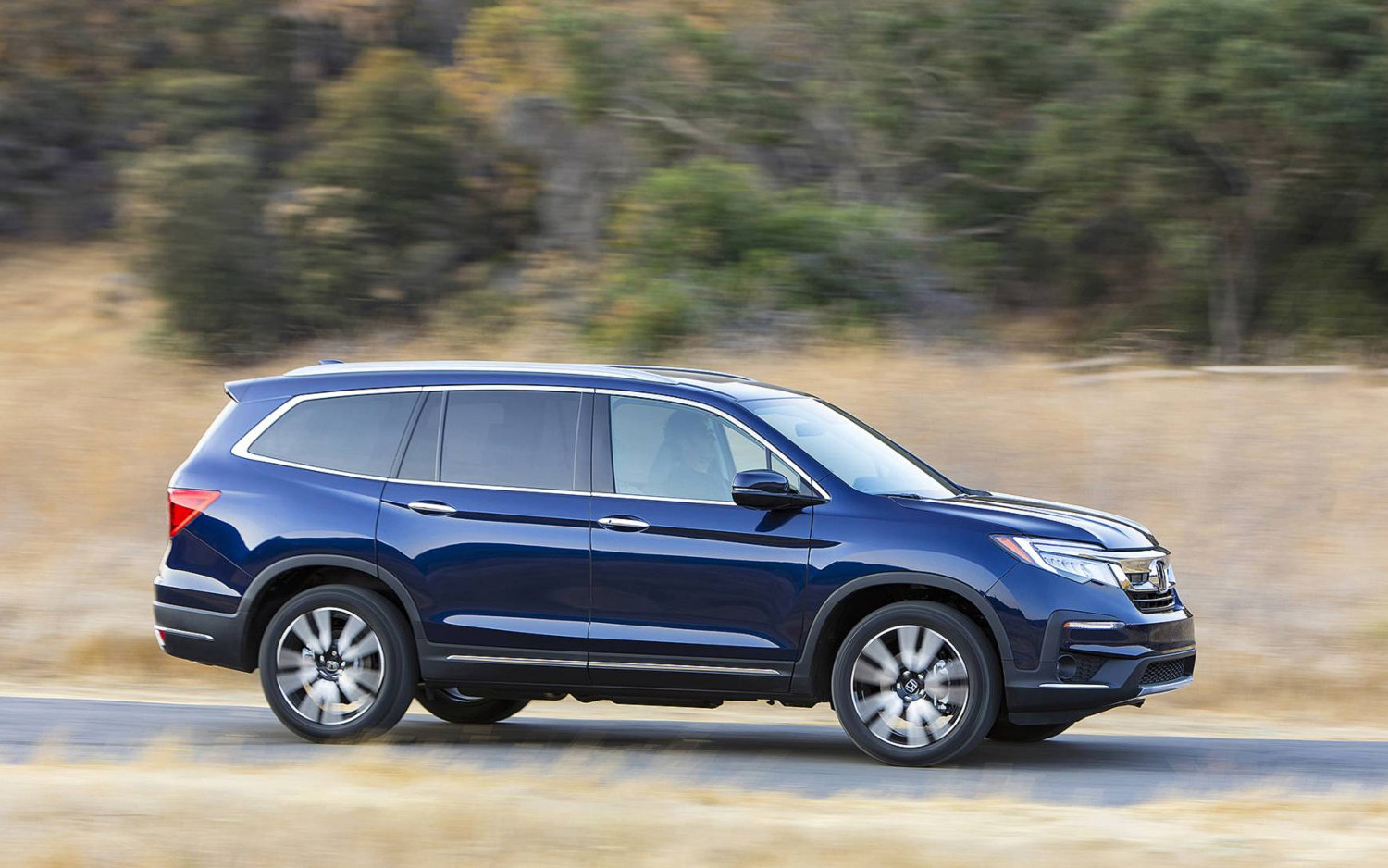 Comparison Subaru Ascent Premium 2019 vs Honda Pilot EXL 2019